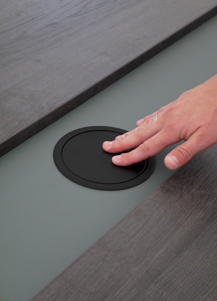 розетка стол 2.jpg